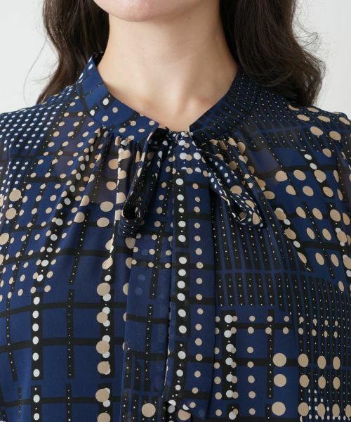 Leilian PLUS HOUSE / レリアンプラスハウス シャツ・ブラウス | ボウタイドットブラウス【ROCHAS Premiere】 | 詳細7