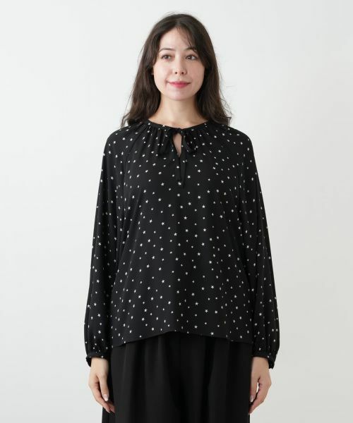 Leilian PLUS HOUSE / レリアンプラスハウス シャツ・ブラウス | 星柄プリントリボンブラウス【NEMIKA】 | 詳細7