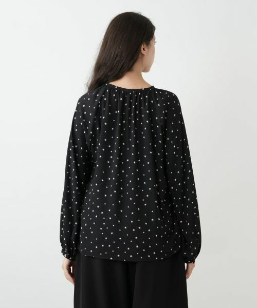Leilian PLUS HOUSE / レリアンプラスハウス シャツ・ブラウス | 星柄プリントリボンブラウス【NEMIKA】 | 詳細9