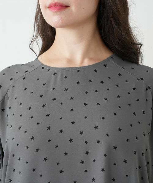 Leilian PLUS HOUSE / レリアンプラスハウス シャツ・ブラウス | 星柄プリントブラウス【NEMIKA】 | 詳細10