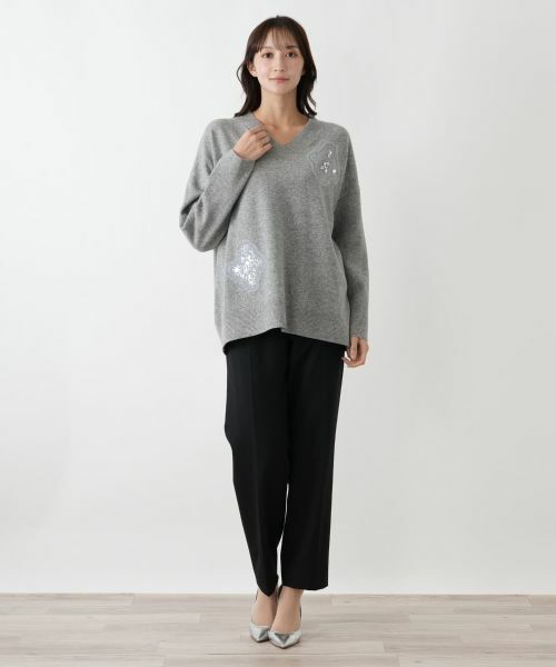 Leilian PLUS HOUSE / レリアンプラスハウス ニット・セーター | Vネックモチーフプルオーバー【BOURGE】 | 詳細4