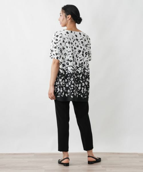 Leilian PLUS HOUSE / レリアンプラスハウス カットソー | フラワープリントチュニック【プラス企画】 | 詳細3