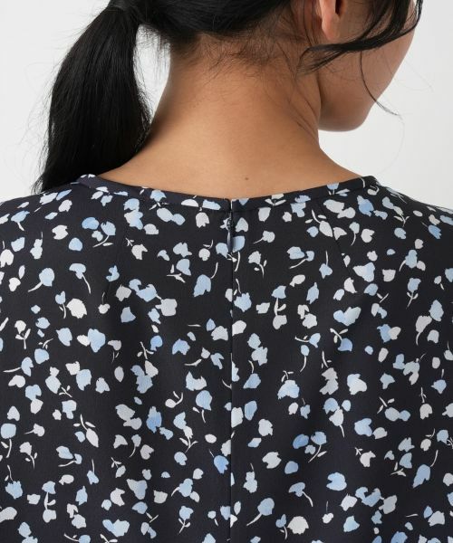 Leilian PLUS HOUSE / レリアンプラスハウス シャツ・ブラウス | フラワープリント ギャザーブラウス【Leilian WHITE LABEL】 | 詳細11