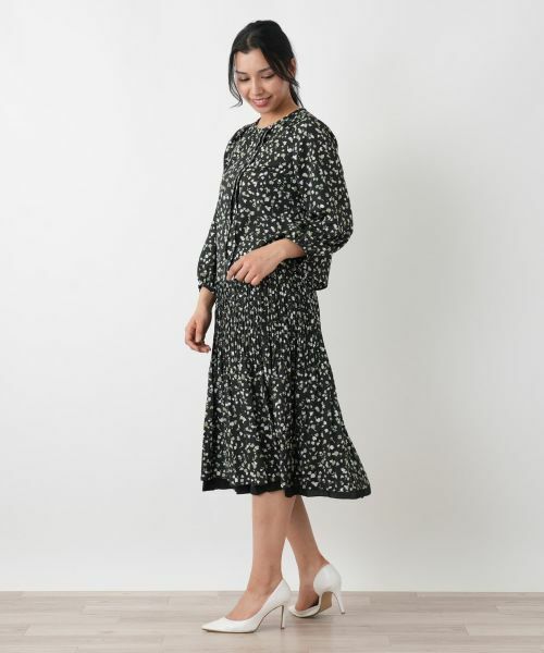 Leilian PLUS HOUSE / レリアンプラスハウス シャツ・ブラウス | フラワープリント ギャザーブラウス【Leilian WHITE LABEL】 | 詳細2