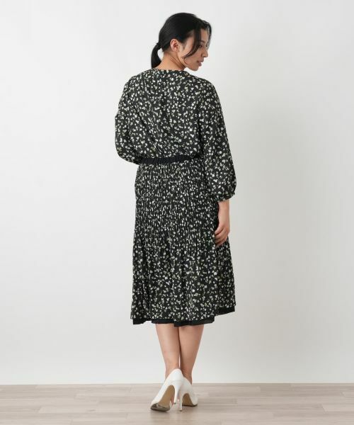 Leilian PLUS HOUSE / レリアンプラスハウス ロング・マキシ丈スカート | リバーシブル フラワープリント プリーツスカート【Leilian WHITE LABEL】 | 詳細3