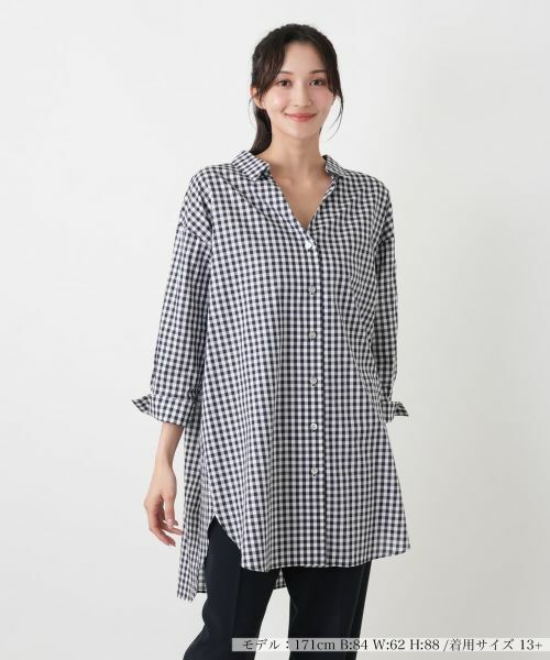 Leilian PLUS HOUSE / レリアンプラスハウス シャツ・ブラウス | ギンガムチュニックブラウス【NEMIKA】（ネイビー）