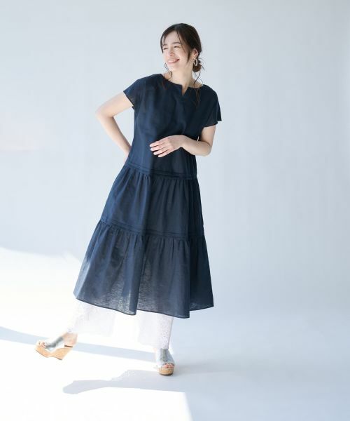 Leilian PLUS HOUSE / レリアンプラスハウス ドレス | キーネックティアードワンピース【SORAGE】 | 詳細2