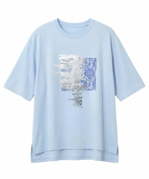 Leilian PLUS HOUSE / レリアンプラスハウス Tシャツ | レース箔プリントTシャツ【SORAGE】（スカイブルー）