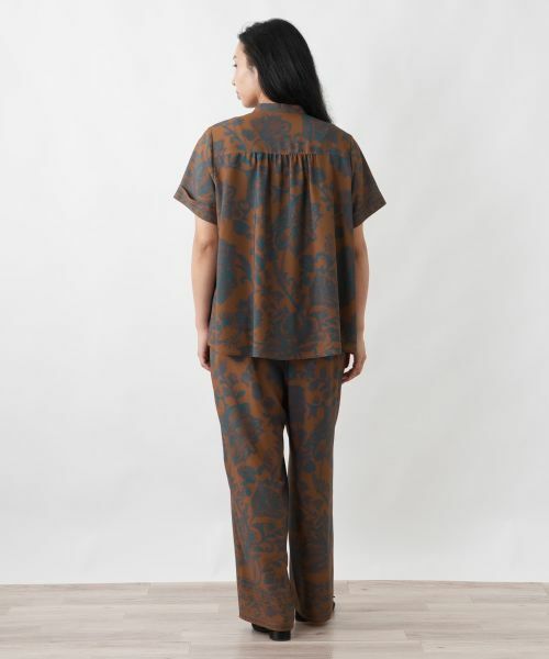 Leilian PLUS HOUSE / レリアンプラスハウス シャツ・ブラウス | ボタニカルプリントギャザーブラウス【プラス企画】 | 詳細3