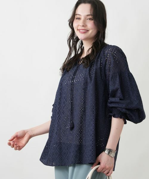 Leilian PLUS HOUSE / レリアンプラスハウス シャツ・ブラウス | カットワークギャザーブラウス【Leilian WHITE LABEL】 | 詳細18