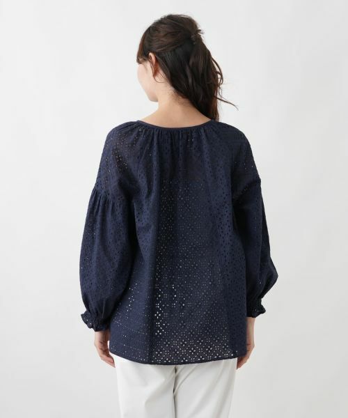 Leilian PLUS HOUSE / レリアンプラスハウス シャツ・ブラウス | カットワークギャザーブラウス【Leilian WHITE LABEL】 | 詳細27