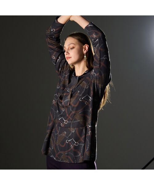 Liliane Burty（Lサイズ） / リリアンビューティ カットソー | 【M～4L】オーナメントプリントボウタイTシャツ | 詳細2