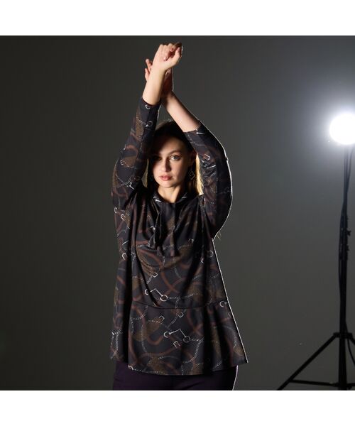 Liliane Burty（Lサイズ） / リリアンビューティ カットソー | 【M～4L】オーナメントプリントボウタイTシャツ | 詳細4