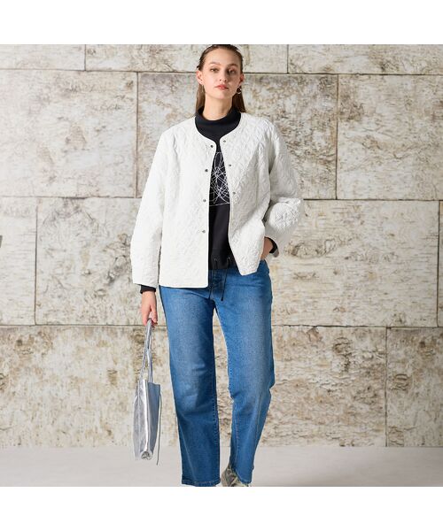 Liliane Burty(Lサイズ) / リリアンビューティ ノーカラージャケット | 【L~4L】フラワージャカード中綿ジャケット | 詳細5