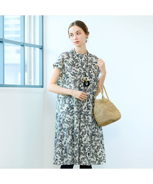 Liliane Burty ECLAT（Sサイズ） / リリアンビューティ エクラ ミニ丈・ひざ丈ワンピース | 【S・Mサイズ】ミラクルウェーブ　フラワープリントワンピ | 詳細1