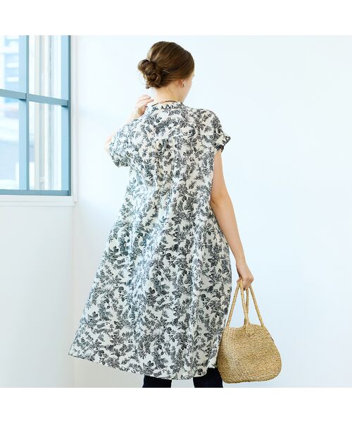 Liliane Burty ECLAT（Sサイズ） / リリアンビューティ エクラ ミニ丈・ひざ丈ワンピース | 【S・Mサイズ】ミラクルウェーブ　フラワープリントワンピ | 詳細3