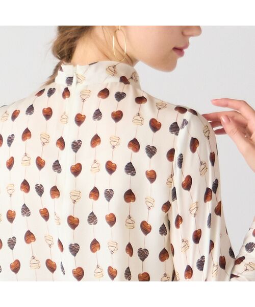 Liliane Burty ECLAT（Sサイズ） / リリアンビューティ エクラ シャツ・ブラウス | 【洗える】チョコレートプリントボウタイブラウス | 詳細13