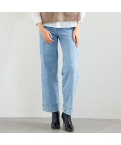 <font color='#0063B1'><b>すっきり見えで穿き心地◎デニムパンツ</font><br><br>【Charme par Eclat】<br>【5号・7号・9号展開商品】<br>【小さいサイズあり】<br>【手洗いOK】</b><br><br>伸縮性が高く穿き心地の良いデニムパンツ。センタープレスラインが入りすっきりと見えるシルエット。ウエスト内側には平ゴムが入っており、おなか周りも楽なまますっきり見え。ウエスト位置が高めできれいなパンツです。<br><br>後ポケットにはオリジナルのタブにメッセージが。<br>Your style ,Your story　　あなたのスタイル、あなたの物語　<br><br><br><br><b>◆コーディネート◆</b><br><br>オールシーズン楽しめるデニムパンツ。ウエスト位置が高くすっきり見えるシルエットはウエストインするスタイリングにもおすすめ。<br><br>おなか周りを平ゴムでしっかりキープしてくれるのでラクしてきれいなシルエットを楽しめます。<br><br>明るめカラーのライトブルーとダークブルーの二色展開。<br><br>外国人モデル身長：172cm　着用サイズ：７号<br>日本人モデル身長：167cm　着用サイズ：７号<br><br><b>【Charme par Eclat】</b>(シャルム　パー　エクラ)<br>トレンドを意識したスタイリングを提案。感覚的な部分に訴える「可愛い」をポイントに旬で洗練されたアイテムをS・Mサイズでご用意しています。<br><br><br><b>◆商品ポイント◆</b><br><br>素材の厚さ　：普通<br>素材の透け感：透けない<br>素材の光沢　：光沢がない<br>素材の伸縮性：ある<br>ファスナー　：ある<br>ウエスト　　：内側オールゴム<br>ポケット　　：あり<br>ベルトループ：あり<br>手洗い　　　：可<br><br><b>◆リリアンビューティエクラ◆</b>【S・Mサイズ】<br><br>洗練された大人のファッションを楽しむ、アクティブで魅力ある女性のためのブランド。 Sサイズをベースに「着心地」「シルエット」にこだわりを持ったコンテンポラリーなコレクション。 リュクスな雰囲気を演出するSーMサイズを提案します。<br> <br>※撮影環境により　光の当たり具合で色味が違って見える場合があります。 <br>※モデル画像はサンプルを使用しているため、色味やサイズ・プリント位置・仕様などに変更がある場合がございます。 ご了承くださいませ。<br>※Mサイズは一部商品にて展開　オンラインショップと一部店舗のみの限定商品となっております<BR>