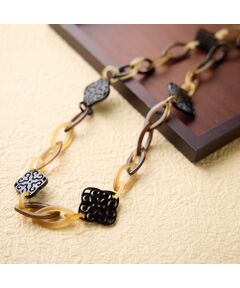 Liliane Burty ECLAT（Sサイズ） / リリアンビューティ エクラ ネックレス・ペンダント・チョーカー | 【一部店舗・オンラインショップ限定】ホーン透かし彫りトグルネックレス