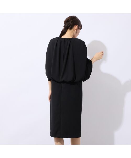 Liliane Burty ECLAT（Sサイズ） / リリアンビューティ エクラ ミニ丈・ひざ丈ワンピース | 【洗える・防しわ性】ケープ風ブラックワンピース | 詳細3