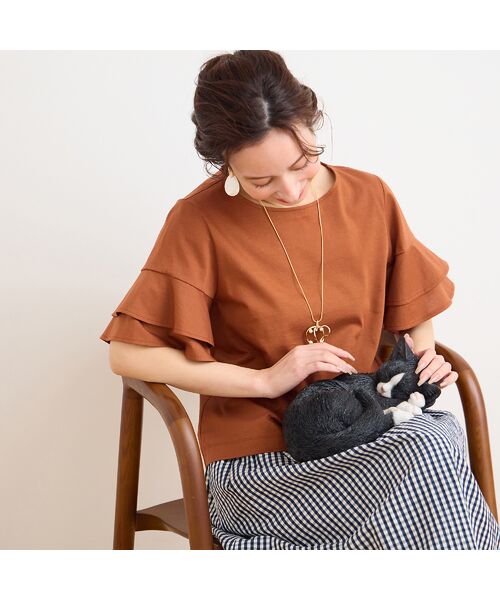 Liliane Burty ECLAT（Sサイズ） / リリアンビューティ エクラ カットソー | 【洗える】フリルスリーブTシャツ（ブラウン）