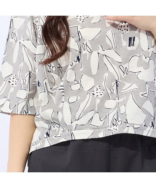 Liliane Burty ECLAT（Sサイズ） / リリアンビューティ エクラ カットソー | 【洗える】幾何プリントプルオーバーTシャツ | 詳細4