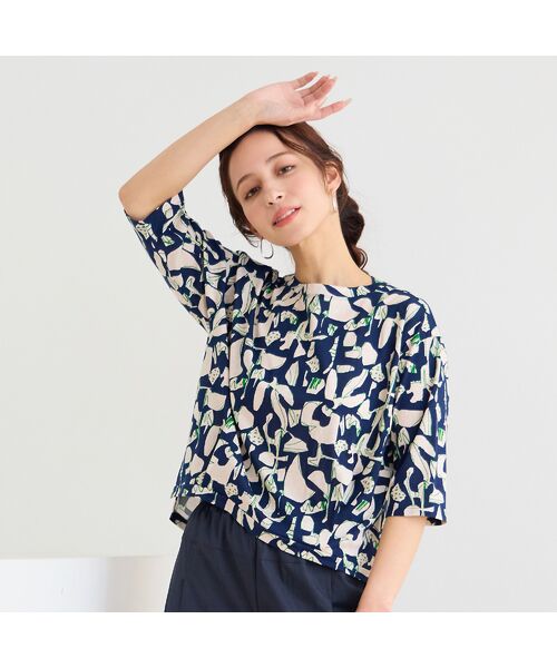 Liliane Burty ECLAT（Sサイズ） / リリアンビューティ エクラ カットソー | 【洗える】幾何プリントプルオーバーTシャツ（ダークブルー）