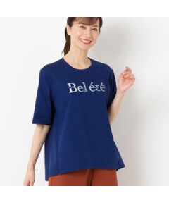 ■商品紹介■<br><font color='#0063B1'>◆素敵な夏に欠かせない大人のロゴTシャツ◆</font><br><br>ソフトな風合いと鮮やかな発色性が特徴の綿天竺のTシャツです。<br><br>胸元にはフランス語で「素敵な夏を！」という意味のBel eteとプリントしました。<br>部分的にストーンつきのお花を散りばめた女性心をくすぐるデザインです。<br><br>ドロップショルダーで肩周りはゆったり快適。<br>後ろ裾がやや長めのシルエットで、気になるヒップラインをさり気なくカバーしてくれます。<br><br>夏のお出かけにぜひ取り入れたい大人のロゴTシャツです。<br><br>・日本製<br>・手洗い可<br><br>【モデル身長165cm】<br><br><br>■コーディネート■<br>パンツとのカジュアルコーデから、スカートとのフェミニンコーデまで幅広くお楽しみいただけます。<br>シアーブラウスを羽織ったり、ベストを合わせても素敵ですね。<br><br>■商品特性■<br>素材の厚さ：やや薄い<br>素材の透け感：ベージュのみやや透ける<br>素材の光沢：光沢がない<br>素材の伸縮性：ある<br>袖丈：半袖<br>柄位置：商品によって異なる可能性あり<br><br><br>■コンセプト■<br>旬なデザイン、素材を使ったトレンドアイテムから上質で高級感溢れるエレガンスアイテムまでを揃えたタウンコーディネートブランド。<br><br>＊撮影環境により光の当たり具合で色味が違って見える場合があります。<br>＊商品画像はサンプルのため、色味やサイズ、プリント位置、仕様などに変更がある場合があります。<br>＊取扱い表示をご確認の上、着用をお願いします。<BR>