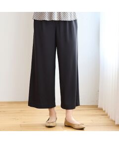 ■商品紹介■<br><font color='#0063B1'>◆セットアップで楽しめる人気素材のイージーボトム◆<br></font><br>吸水性・速乾性に優れた「プルリ」のパンツ。<br>サラッとした軽い肌触りと、高い伸縮性で穿き心地の良さが魅力です。<br><br>足の形が出にくいワイドシルエットのパンツです。<br>足首が見える丈で軽快に穿いていただけます。<br>ウエストは総ゴムでゆったり快適。<br><br>ラクな穿き心地でありながら、きちんと感もキープできるオススメのパンツです。<br><br>・日本製<br>・手洗い可<br><br>【モデル身長166cm】<br><br><br>同素材のベストとセットアップで着用可能です。<br>ベスト…製品品番12002521<br><br><br>■コーディネート■<br>リラックス感たっぷりのワイドパンツはデイリーからエレガンスシーンまで着まわせる優秀ボトム。<br>ジャケットやブラウスとコーディネートしたり、同素材のベストとのセットアップスタイルもおすすめです。<br><br>■商品特性■<br>素材の厚さ：やや薄い<br>素材の透け感：透けない<br>素材の光沢：光沢がない<br>素材の伸縮性：ある<br>裏地仕様：裏なし<br>ウエスト仕様：総ゴム仕様（ファスナー開きなし）<br>前ポケットあり<br><br><br>■コンセプト■<br>旬なデザイン、素材を使ったトレンドアイテムから上質で高級感溢れるエレガンスアイテムまでを揃えたタウンコーディネートブランド。<br><br>＊撮影環境により光の当たり具合で色味が違って見える場合があります。<br>＊商品画像はサンプルのため、色味やサイズ、プリント位置、仕様などに変更がある場合があります。<br>＊取扱い表示をご確認の上、着用をお願いします。<BR>