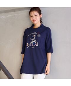■商品紹介■<br><b>【洗える】</b><br><font color='#0063B1'>◆一枚で着映えする人気シリーズのチュニックが新登場◆<br></font><br>薄手で上品な面感の綿天竺のTシャツです。<br>涼やかな肌触りで春夏のお洒落にピッタリ。<br><br>胸元にはロブジェのオリジナルキャラクター「Lobin（ロビン）ちゃん」をカラフルな刺繍で描きました。<br>部分的にストーンを散りばめた凝ったデザインとなっております。<br>旅行の計画を愛犬と立てているロビンちゃんが可愛いですね。<br><br>気になる首元をカバーできる襟付きのデザイン。<br>ヒップラインが隠れる着丈でパンツスタイルと相性抜群です。<br><br>・手洗い可<br><br>【モデル身長166cm】<br><br><br>■コーディネート■<br>一枚でサマになるチュニックはパンツスタイルの強い味方。<br>単品ではもちろんシャツやベストを重ねても素敵です。<br><br>■商品特性■<br>素材の厚さ：やや薄い<br>素材の透け感：やや透ける<br>素材の光沢：光沢がない<br>素材の伸縮性：ある<br>袖丈：半袖<br>柄位置：商品によって異なる可能性あり<br><br><br>■コンセプト■<br>旬なデザイン、素材を使ったトレンドアイテムから上質で高級感溢れるエレガンスアイテムまでを揃えたタウンコーディネートブランド。<br><br>＊撮影環境により光の当たり具合で色味が違って見える場合があります。<br>＊商品画像はサンプルのため、色味やサイズ、プリント位置、仕様などに変更がある場合があります。<br>＊取扱い表示をご確認の上、着用をお願いします。<BR>