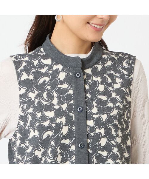 LOBJIE / ロブジェ ベスト | 【洗える・アンサンブル可能】花柄オパール加工ベスト | 詳細6