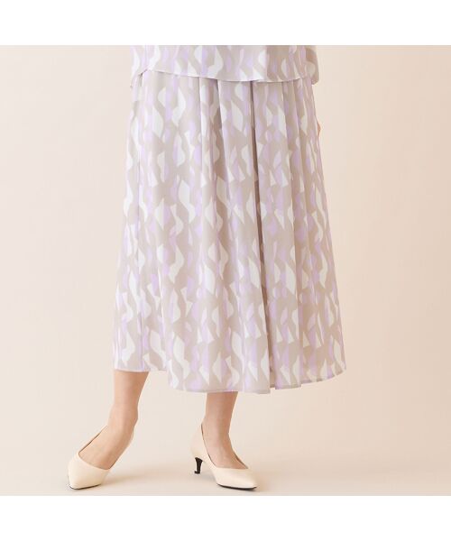 LOBJIE / ロブジェ ミニ・ひざ丈スカート | 【洗える・セットアップ可】幾何柄フレアスカート（ピンク）