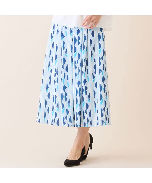 LOBJIE / ロブジェ ミニ・ひざ丈スカート | 【洗える・セットアップ可】幾何柄フレアスカート（ブルー）