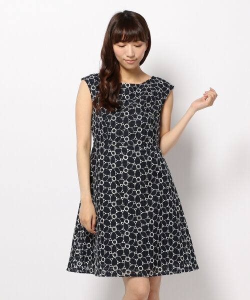 セール Cancam掲載 フローラルエンブロイダリー ワンピース ドレス L Size Onward 大きいサイズ エルサイズオンワード ファッション通販 タカシマヤファッションスクエア セール Cancam掲載 フローラルエンブロイダリー ワンピース ドレス L Size Onward 大きいサイズ エルサイズオンワード ファッション通販 タカシマヤファッションスクエア