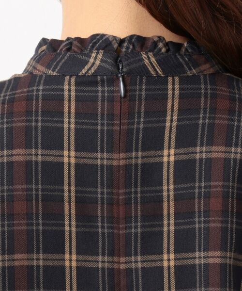 L size ONWARD(大きいサイズ) / エルサイズオンワード トップス | 【洗える】コットンリヨセルブラッシュチェック2 スタンドフリル ブラウス | 詳細8