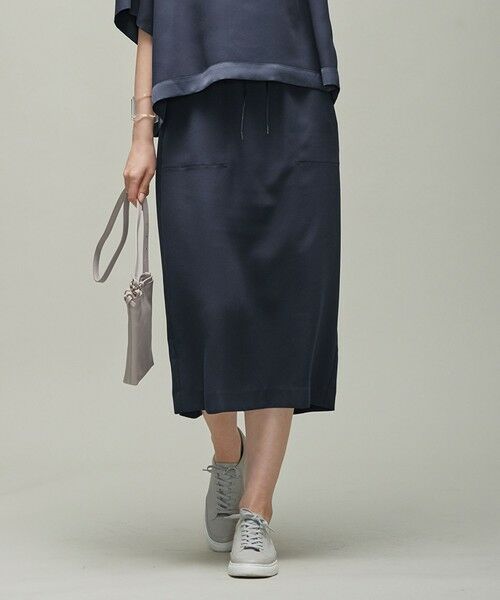 L size ONWARD(大きいサイズ) / エルサイズオンワード ミニ・ひざ丈スカート | 【マガジン掲載】 Fluid Back Satin ドロスト スカート(番号CK32)(ダルブルー系)