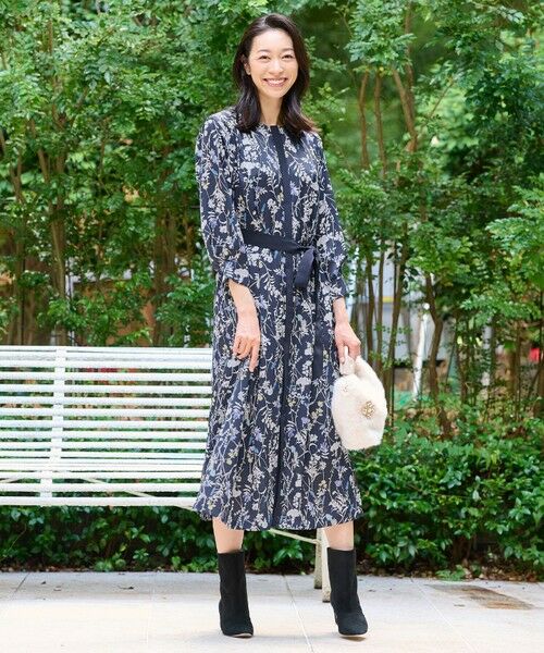 L size ONWARD(大きいサイズ) / エルサイズオンワード ロング・マキシ丈ワンピース | 【WEB&一部店舗限定】ハーバルフロープリント8分袖 ワンピース | 詳細18