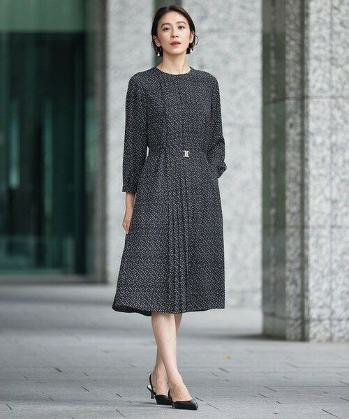 L size ONWARD(大きいサイズ) / エルサイズオンワード ロング・マキシ丈ワンピース | 【19号サイズまで展開】ライトサテン ワンピース | 詳細5