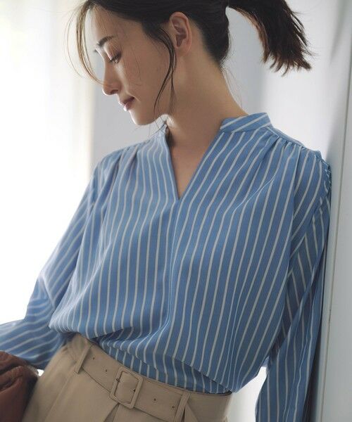 L size ONWARD(大きいサイズ)/エルサイズオンワード 【SHIHOさん着用・洗える】SOMELOSクロップド丈 ブラウス ラメブルーストライプ 44 L size ONWARD(大きいサイズ)/エルサイズオンワード 【SHIHOさん着用・洗える】SOMELOSクロップド丈 ブラウス ラメブルーストライプ 44