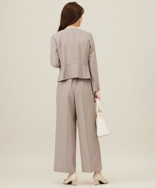 ランバンオンブルー グレー ノーカラージャケット ペプラムジャケット ビジュ LANVIN en Bleu（ランバンオンブルー）｜レディースのノーカラー