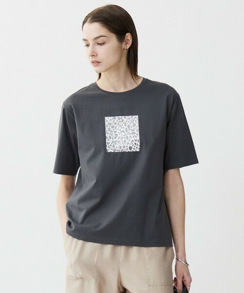 L size ONWARD(大きいサイズ)/エルサイズオンワード 【新色追加・接触冷感・UVケア・洗える】 ロゴTEE チャコール［箔プリント］系 L