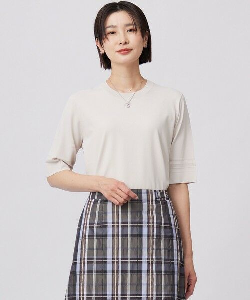 L size ONWARD(大きいサイズ)/エルサイズオンワード 【洗える】RAYON ELITE STRETCH クルーネック ニット ベージュ系 T13 L size ONWARD(大きいサイズ)/エルサイズオンワード 【洗える】RAYON ELITE STRETCH クルーネック ニット ベージュ系 T13