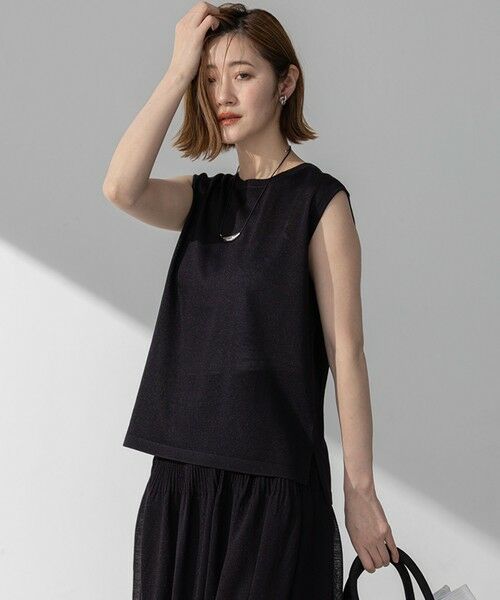 L size ONWARD(大きいサイズ)/エルサイズオンワード 【洗える】シャイニーシアー ノースリーブ ニット ブラック系 46 L size ONWARD(大きいサイズ)/エルサイズオンワード 【洗える】シャイニーシアー ノースリーブ ニット ブラック系 46