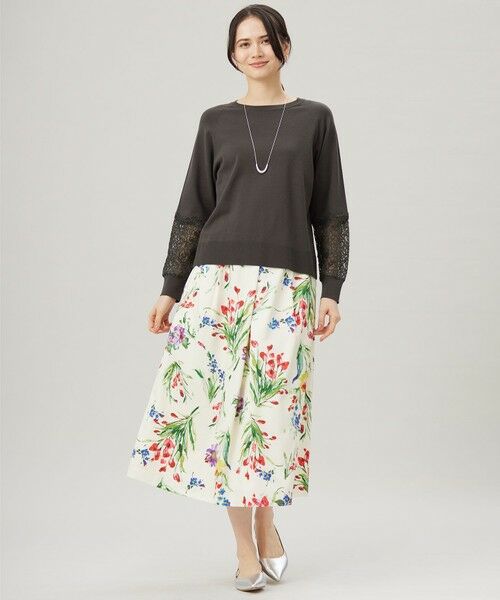 L size ONWARD(大きいサイズ) / エルサイズオンワード ミニ・ひざ丈スカート | 【洗える】ペイントタッチフラワープリント スカート | 詳細1