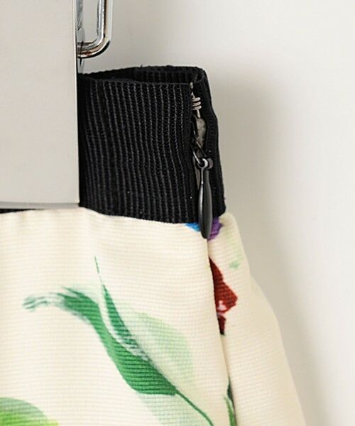 L size ONWARD(大きいサイズ) / エルサイズオンワード ミニ・ひざ丈スカート | 【洗える】ペイントタッチフラワープリント スカート | 詳細9