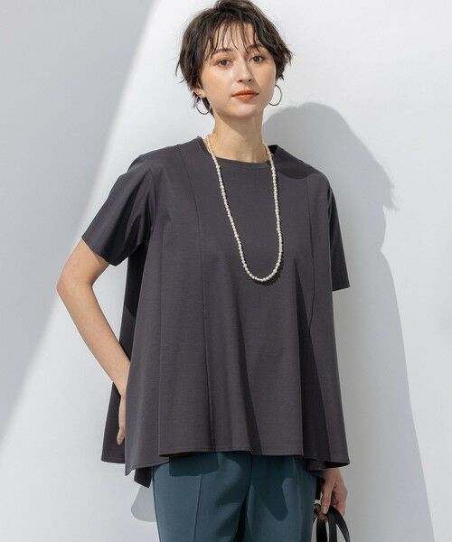 L size ONWARD(大きいサイズ)/エルサイズオンワード 【洗える】スムースデザイン フレア Tシャツ グレー系 46 L size ONWARD(大きいサイズ)/エルサイズオンワード 【洗える】スムースデザイン フレア Tシャツ グレー系 46