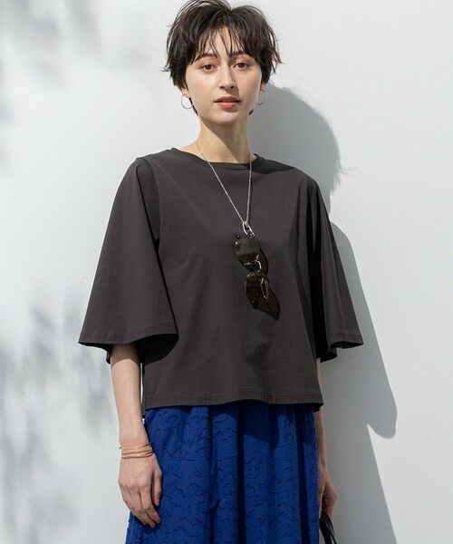 L size ONWARD(大きいサイズ) / エルサイズオンワード カットソー | 【洗える】ハイエンド フレアスリーブ Tシャツ(ダークブラウン系)