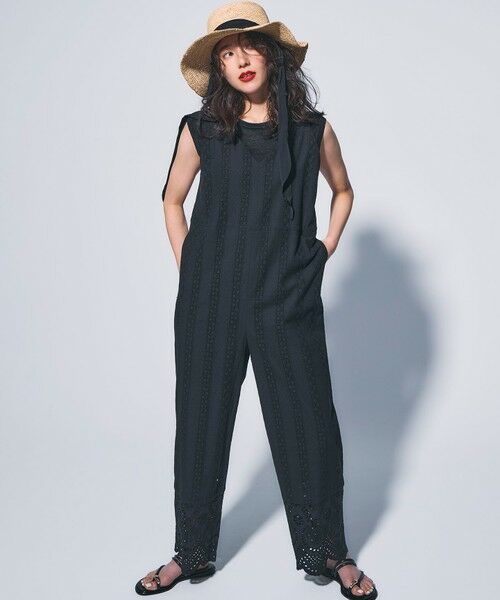 L size ONWARD(大きいサイズ) / エルサイズオンワード サロペット・オールインワン | 【洗える】コットンエンブロイダリー オールインワン | 詳細1