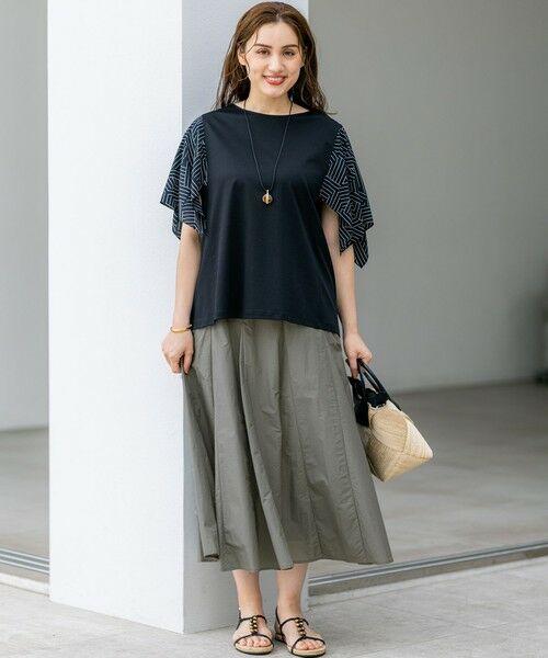 L size ONWARD(大きいサイズ) / エルサイズオンワード カットソー | 【Lサイズ限定/洗える】スカーフプリントコンビ スリーブデザイン カットソー | 詳細1