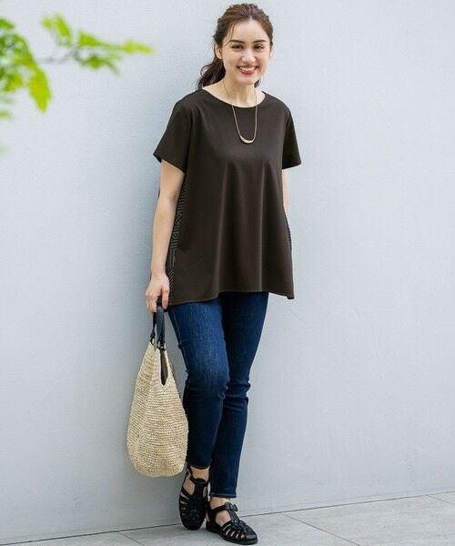 L size ONWARD(大きいサイズ) / エルサイズオンワード カットソー | 【Lサイズ限定/洗える】スカーフプリントコンビ バックフレア カットソー | 詳細15